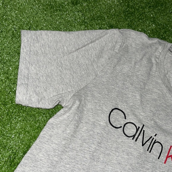 Calvin Klein Men’s Tee(USED) - Picture 4 of 9
